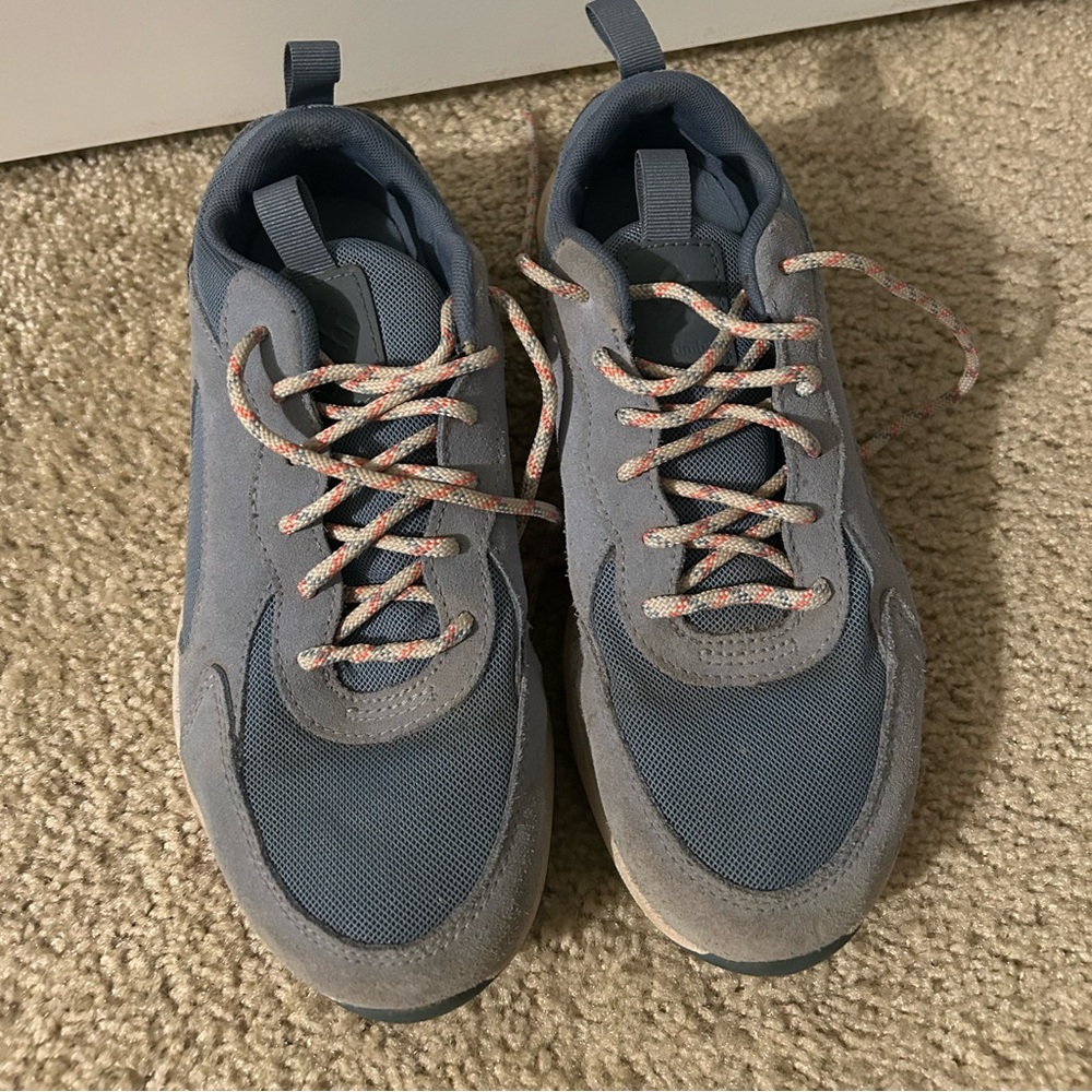 Columbia waterproof hiking sneakers